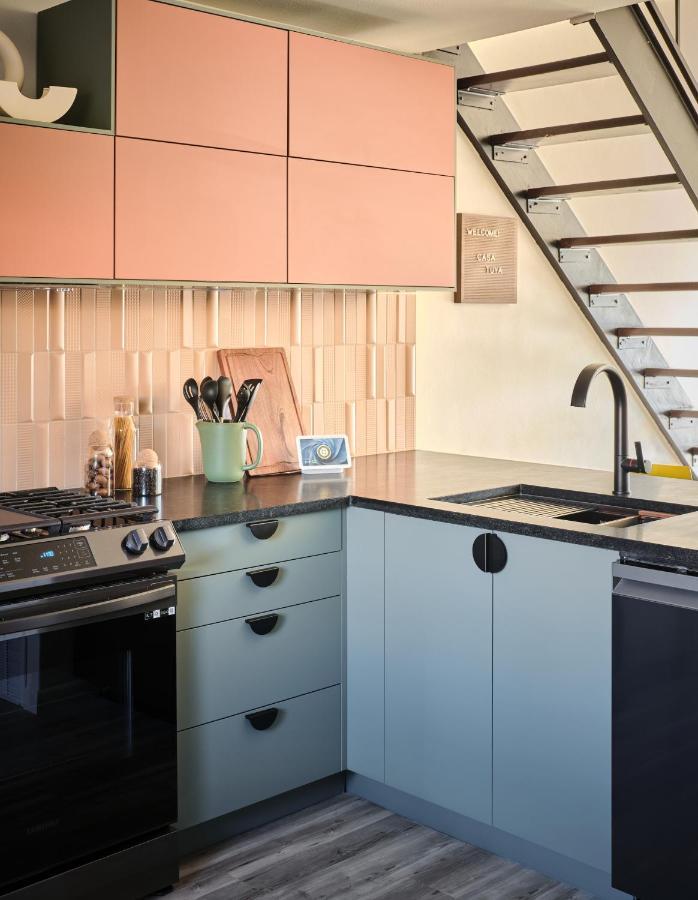 شقة Midcentury Couples Designer Loft - Casa Tuya أوستن المظهر الخارجي الصورة