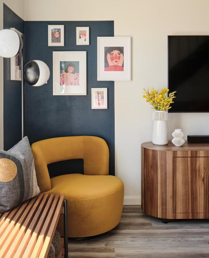 شقة Midcentury Couples Designer Loft - Casa Tuya أوستن المظهر الخارجي الصورة